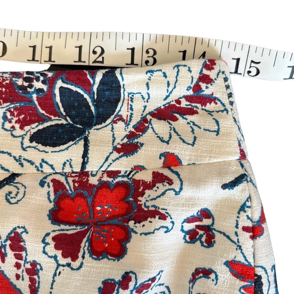 Ann Taylor Floral Mini Skirt Size 2P - Picture 3 of 7